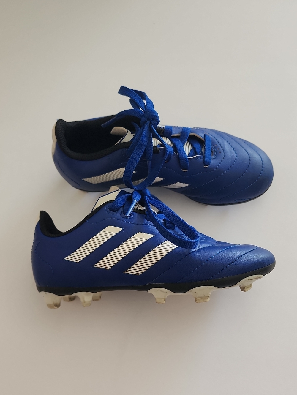 Adidas soccer cleats sz 12 Kids blue white